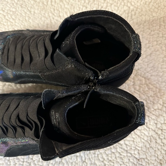 Puma metallic skiva low deep black iridescent Size 7.5 but more like a 7 - Picture 3 of 4